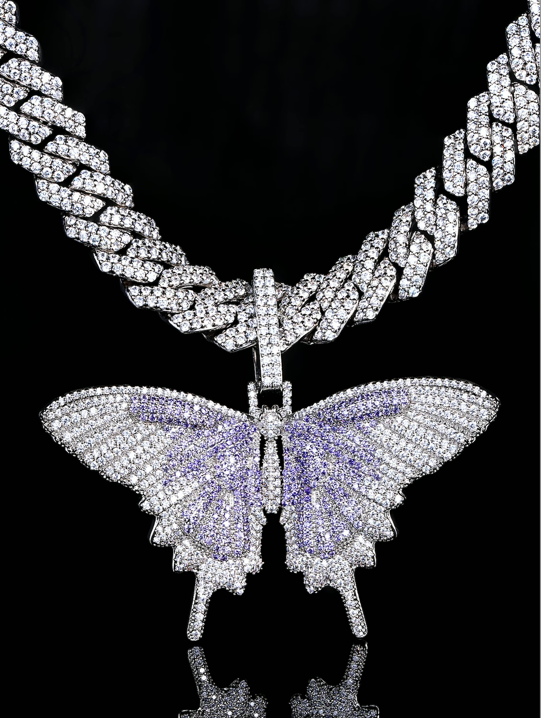 18K GOLD BUTTERFLY PENDANT